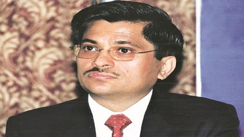  क्या है काम करने का तरीका
अपने काम करने के तरीके के बारे में मनोज मोदी का कहना है कि यह बेहद आसान है। उनका कहना है कि जब तक कोई आपके कारोबार से जुड़ कर पैसा कमाने की स्थिति में नहीं आ जाता, कारोबार को मजबूती नहीं मिल सकती। वहीं, रिलायंस के सूत्रों का कहना है कि मनोज मोदी स्ट्रैटजी बनाने में माहिर हैं। रिलायंस की ओर से किसी डील में अगर मनोज मोदी शामिल होते हैं, तो इसका मतलब होता है कि डील फाइनल होनी ही है।
