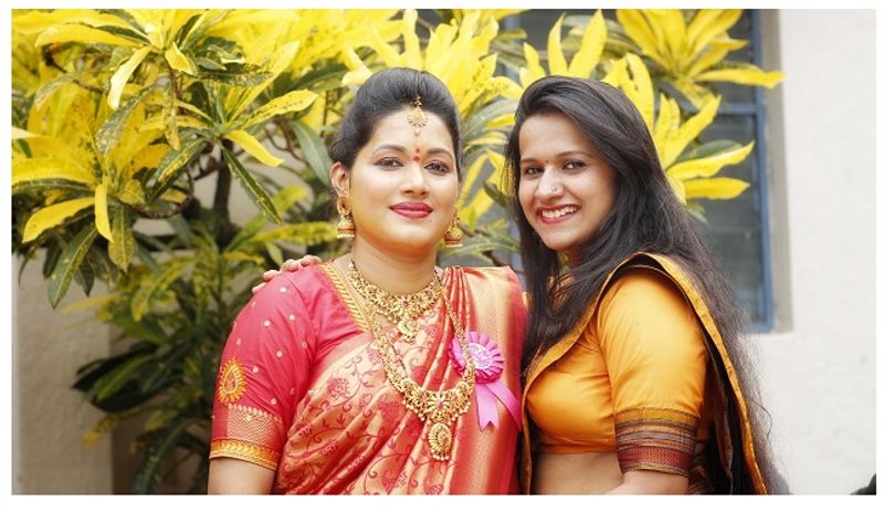 ವಿಭಿನ್ನವಾಗಿ ಬೇಬಿ ಶವರ್ ಕೇಕ್ ಮಾಡಿಸಲಾಗಿತ್ತು.