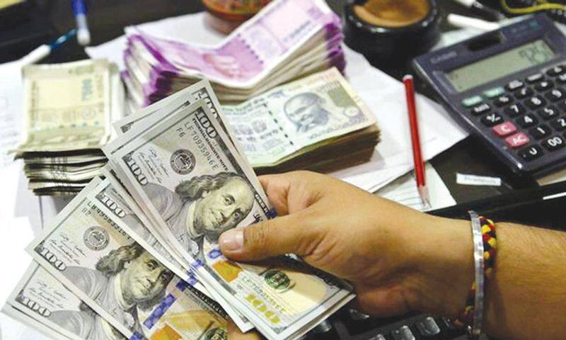 india forex reserves:  Forex Reserves Fall Below $600 Billion; Rupee Lows Show Further Erosion
