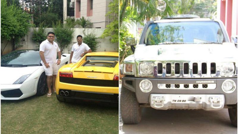 இசையமைப்பாளர் ஹாரிஸ் ஜெயராஜ் Lamborghini Gallardo V-10 மற்றும் Lamborghini Aventador மற்றும் Hummer H3 ஆகிய கார்களை வைத்துள்ளார்.