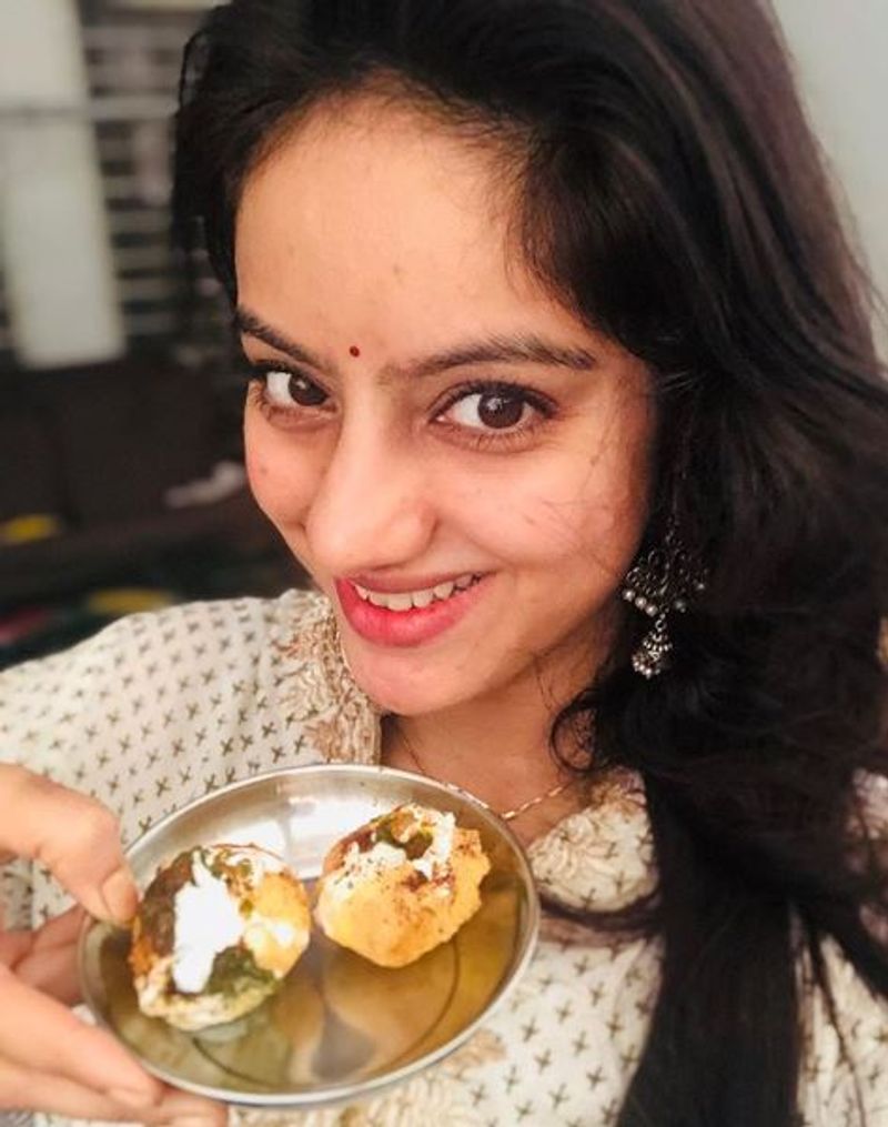 ತಂದೆ ಹಾಗೂ ತಾಯಿ ಇಬ್ಬರು ಟೆಸ್ಟ್ ಮಾಡಿಸಿಕೊಂಡರು. ತಾಯಿಗೆ ಮಾತ್ರ ಪಾಸಿಟಿವ್ ಎಂದು ತಿಳಿಯಿತು. ತಂದೆಗೆ ಫೋಟೋ ಕ್ಲಿಕ್ ಮಾಡಿಕೊಳ್ಳಲು ಹೇಳಿದ್ದು, ರಿಪೋರ್ಟ್ ಮಾತ್ರ ಲ್ಯಾಬ್ನವರು ಕೈಗೆ ನೀಡಲಿಲ್ಲ, ಎಂದಿದ್ದಾರೆ ದೀಪಿಕಾ.