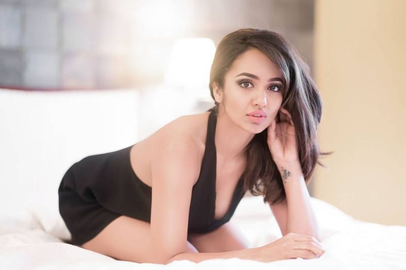 Bigg Boss Beauty Tejaswi Madivada Shocking Comments On Casting Couch