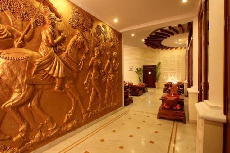 சித்திரம் பேசும் சுவர்கள் 