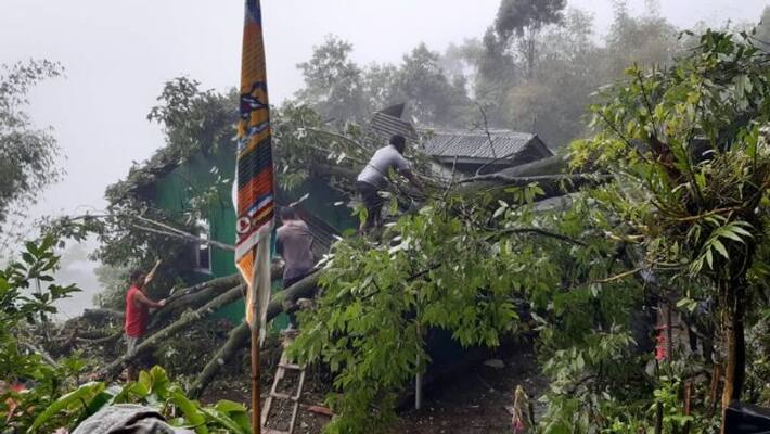 Landslide at many places in Darjeeling ahead of Monsoon Landslide at many places in Darjeeling ahead of Monsoon
