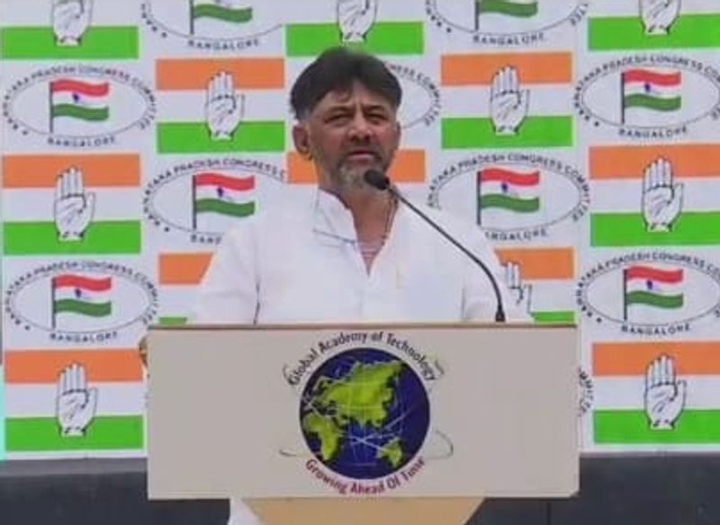 ಇದೇ ಸಂದರ್ಭದಲ್ಲಿ ಪಕ್ಷದ ನಾಯಕರು ಹಾಗೂ ಉಸ್ತುವಾರಿಗಳೊಂದಿಗೆ ವಿಡಿಯೋ ಸಂವಾದ ನಡೆಸಿ ಅಗತ್ಯ ಮಾರ್ಗದರ್ಶನ ನೀಡಿದರು.