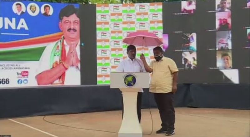 100 ಕ್ಕೆ ಮೀರಿ ಜನರು ಸೇರದಂತೆ ಎಲ್ಲಾ ಕಡೆಗಳಲ್ಲೂ ಕಾರ್ಯಕ್ರಮಗಳನ್ನು ಹಮ್ಮಿಕೊಳ್ಳುವಂತೆ ಸೂಚನೆ ನೀಡಲಾಗಿದೆ.