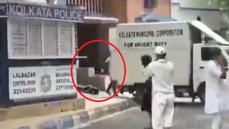विकेश के पिता नागेश्वर राय ने कहा कि मेरे बेटे ने तो कुछ भी नहीं किया। वह तो बस वहां खड़ा था और नेपाल पुलिस ने उसे गोली मार दी। गोली मारने के बाद मेरे बेटे की लाश को घसीट कर नेपाल ले गए। 