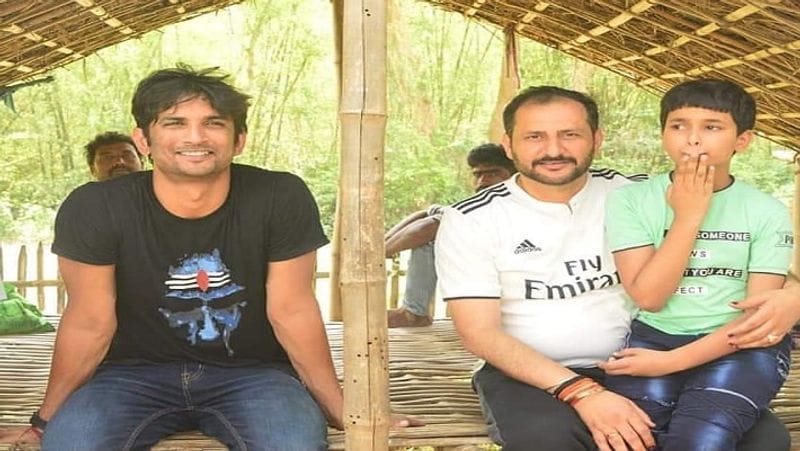 गांव के लोगों का कहना है कि अभिनेता सुशांत भी काफी सरल थे।गांव के लोगों ने उन्हें बचपन मे देखा था सहसा उन्हें एहसास नहीं हो रहा था कि पूर्णिया का छोरा इतने बड़े मुकाम पर पहुंच जाएगा। 