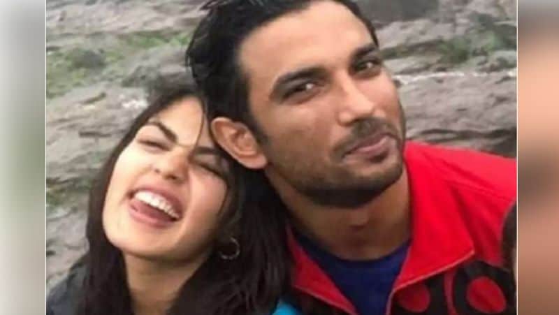 हाल के एक इंटरव्यू में सुशांत से अपने रिश्ते पर रिया ने कहा था कि न सुशांत ने इसे कुबूल किया और न मैंने। तो ये सच नहीं है। उन्होंने सुशांत को अपना अच्छा दोस्त बताया था। रिया ने ये भी कहा था कि वो दोनों यशराज फिल्म्स में जब थे तब से एक दूसरे को जानते हैं। इसके अलावा उनका कहना था कि दोनों के मैनेजर भी लंबे वक्त तक एक ही रहा।
