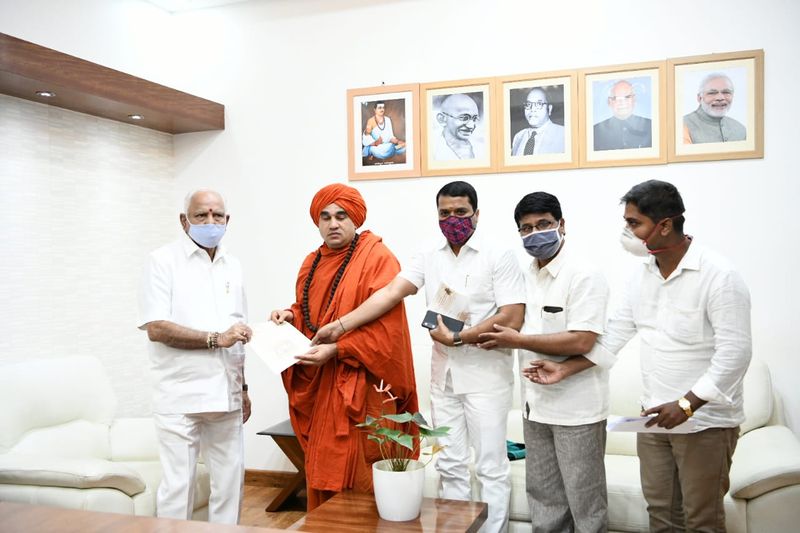 ಜಯ ಮೃತ್ಯುಂಜಯ ಸ್ವಾಮೀಜಿ ನೇತೃತ್ವದಲ್ಲಿ ಆಗಮಿಸಿದ್ದ ನಿಯೋಗ ಮನವಿ ಮಾಡಿದೆ.