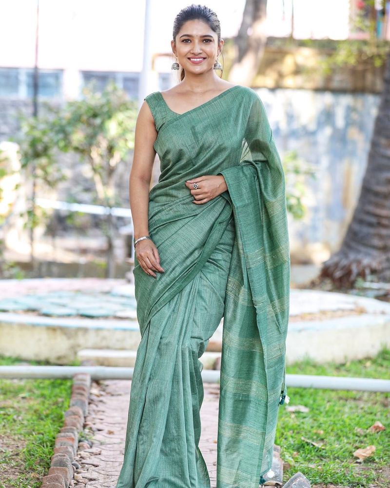 Actress vani bhojan Latest saree photo going viral