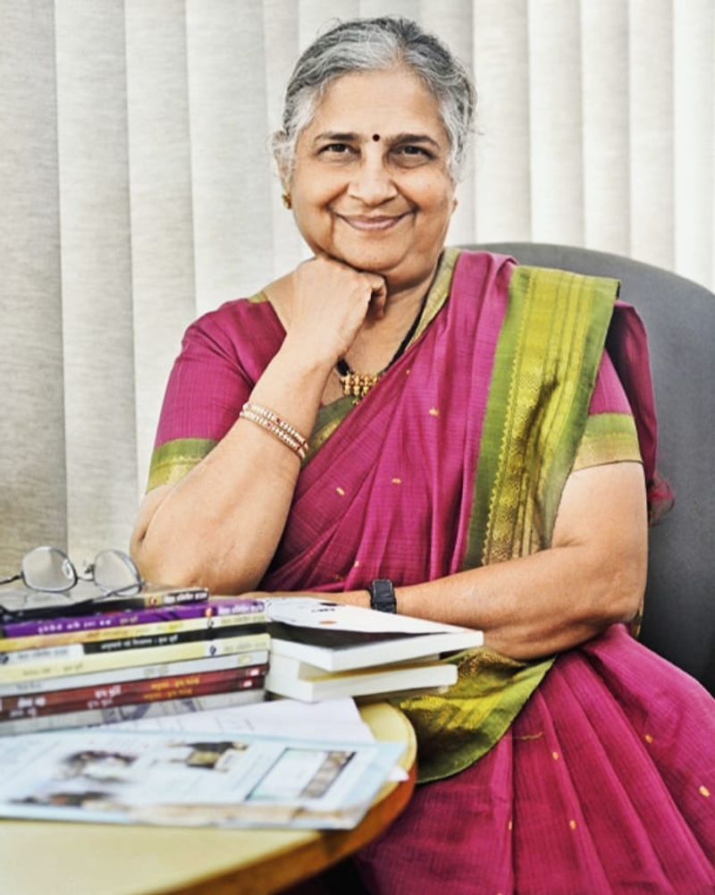 ಸುಧಾಮೂರ್ತಿ ಅವರಿಗೆ ಪದ್ಮಶ್ರೀ ,ರಾಜ್ಯೋತ್ಸವ ಪ್ರಶಸ್ತಿ ಸೇರಿದಂತೆ ಅನೇಕ ಪ್ರಶಸ್ತಿ ಪುರಸ್ಕಾರಗಳು ಇವರ ಸಾಧನೆಯನ್ನು ಗುರುತಿಸಿ ಹುಡುಕಿಕೊಂಡು ಬಂದಿವೆ.