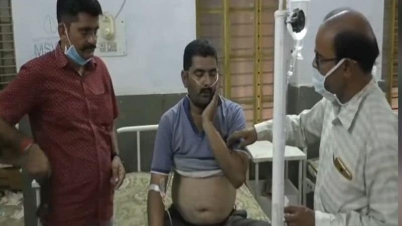 नरेंद्र सिंह पर सांप फेंकने वाले होमगार्ड का नाम रणजीत मीणा है। रणजीत सर्प विशेषज्ञ भी है। वो बोरे में सांप रखकर आया था। शायद उसने यह सांप कहीं से पकड़ा था।