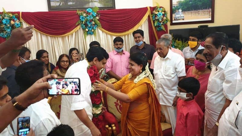 Kerala CM Pinarayi Vijayan daughter Veena marries