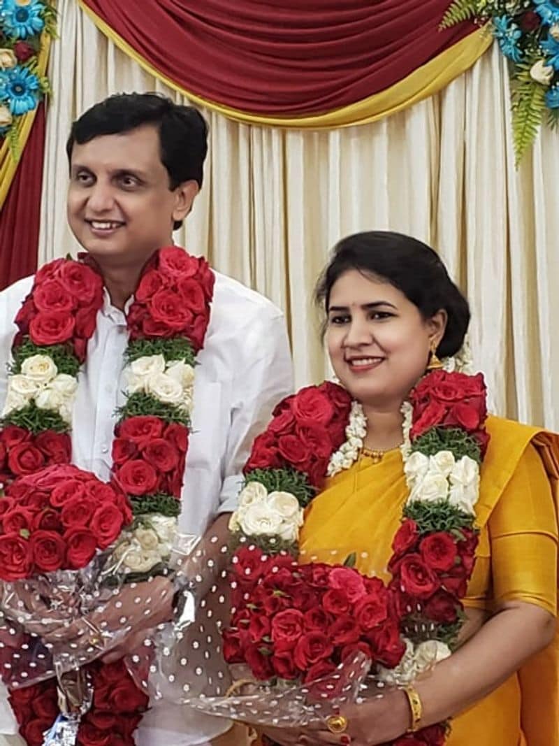 The wedding was conducted in a small and simple way at around 10:30 am at the Cliff House
