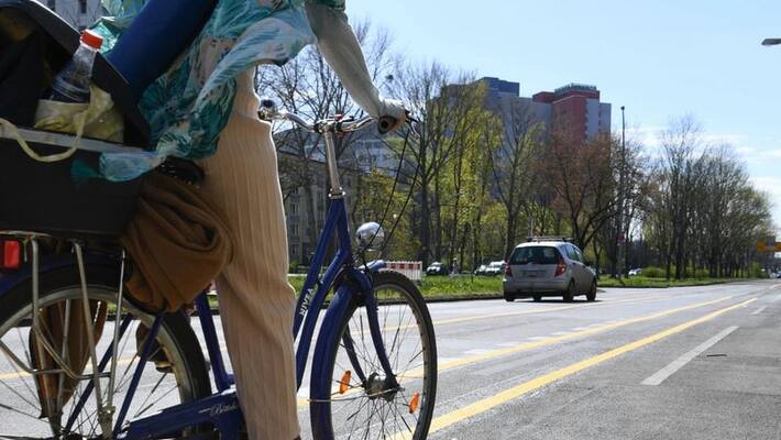 Frustrated by official apathy, senior citizen pedals 70 km to get grievance redressed Frustrated by official apathy, senior citizen pedals 70 km to get grievance redressed