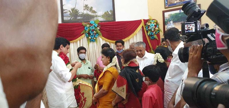 Pinarayi Vijayans daughter marries DYFI leader in Thiruvananthapuram