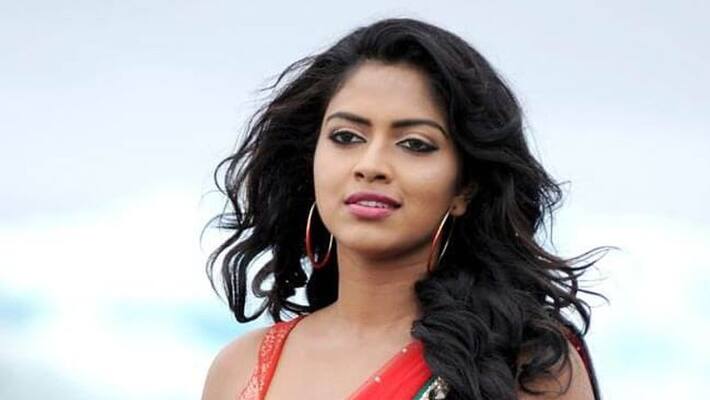 Actress Amala Paul Kiss Fan Shocking Video going viral in social media Actress Amala Paul Kiss Fan Shocking Video going viral in social media