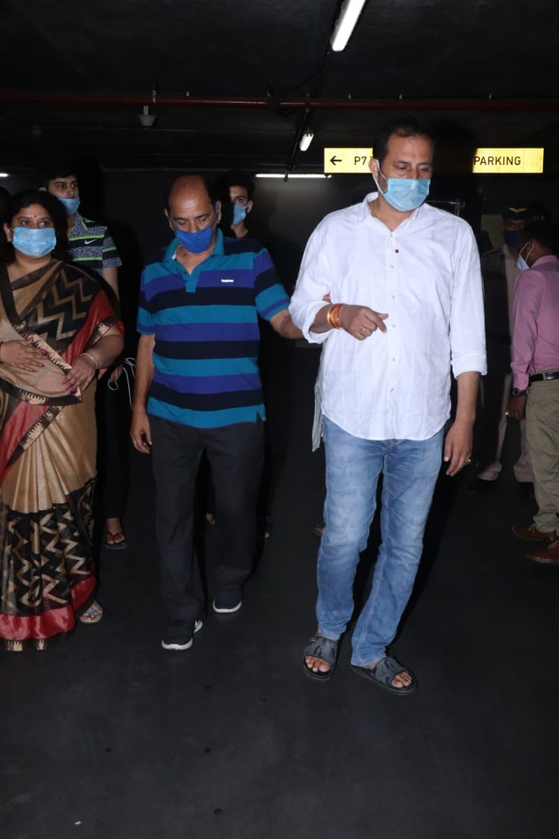 குறிப்பாக ஏற்கனவே இதய நோய் உள்ளிட்ட ஒரு சில நோய்களுக்கு சிகிச்சை பெற்றுவரும் சுஷாந்த்சிங் தந்தை கிருஷ்ணகுமார், மகனின் மரணச் செய்தி கேட்டு நிலைகுலைந்து போனார்.