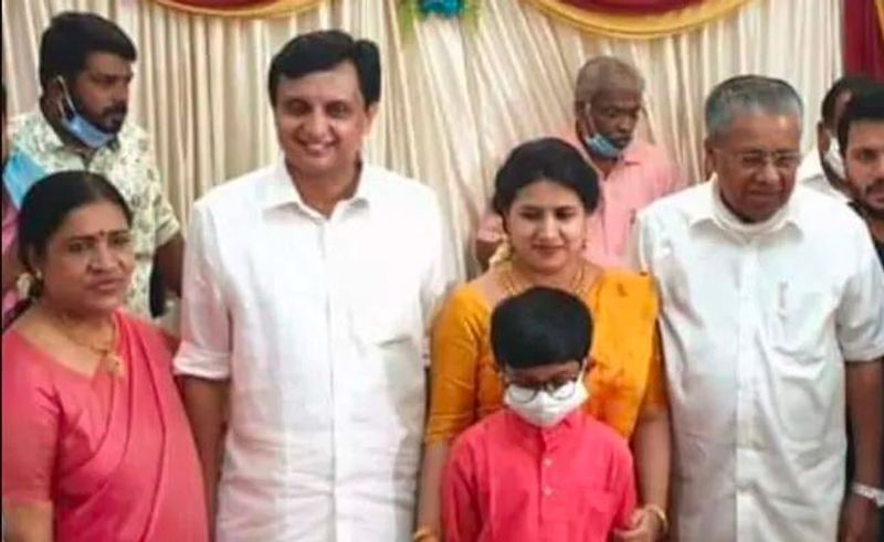 ವಿಶೇಷ ವಿವಾಹ ಕಾಯ್ಡೆಯಡಿ ಸಿಎಂ ಮಗಳು ವೀಣಾ ಅವರ ಮದುವೆಯನ್ನು ರಿಜಿಸ್ಟರ್ ಮಾಡಲಾಗಿದೆ.