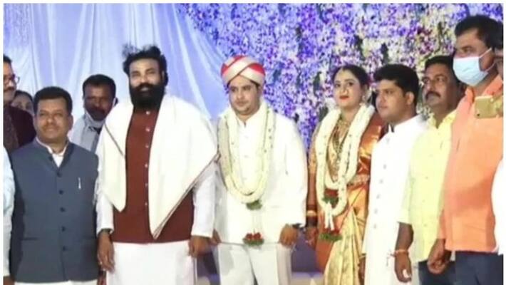 Karnataka MLAs Son Weds Health Minister Present No Social Distancing Karnataka MLAs Son Weds Health Minister Present No Social Distancing