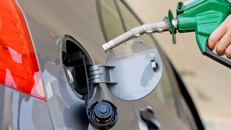 Petrol prices hiked by 11 paisa and diesel price remain unchanged RTB