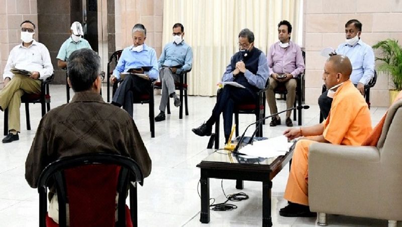 सीएम ने निर्देश दिए हैं कि सभी औद्योगिक इकाइयों का सर्वे कराते हुए इन इकाइयों में रोजगार की आवश्यकता का आंकलन किया जाए और डिमांड के अनुरूप मैन पॉवर मुहैया करवाया जाए।