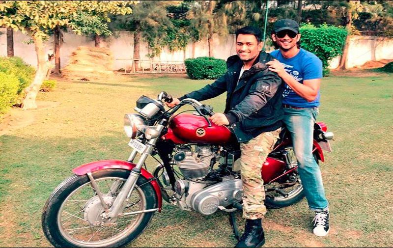 ಶೂಟಿಂಗ್ ಸಂದರ್ಭ ಎಂಎಸ್ ಧೋನಿ ಮತ್ತು ಸುಶಾಂತ್ ಬಹಳ ಹತ್ತಿರವಾಗಿದ್ದರು.