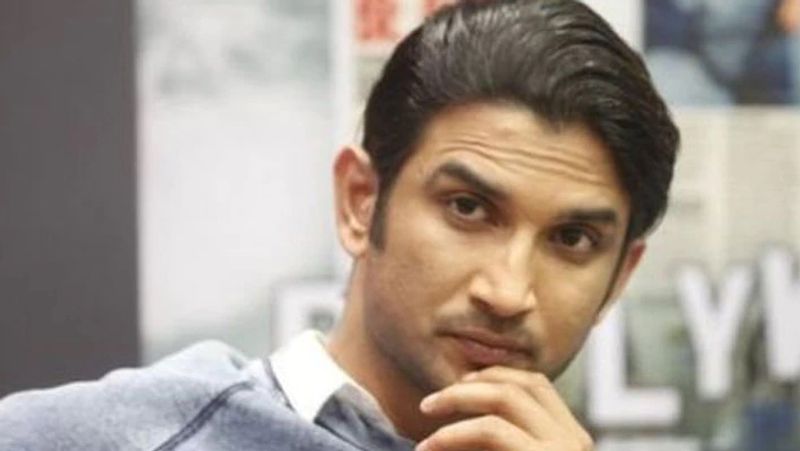 তবে কি সত্যিই ফিল্ম ইন্ডাস্ট্রির প্রতিদ্বন্দিতার জেরেই আত্মহননের পথ বেছে নিলেন সুশান্ত। এই প্রশ্নের জবাব মেলেনি এখন। বলিউডে নিউকামারদের প্রতিভা থাকলেও কীভাবে তাদের কোণঠাসা করা হয় তা নিয়েও সুর চড়িয়েছেন বহু সেলিব্রিটিরাই।
