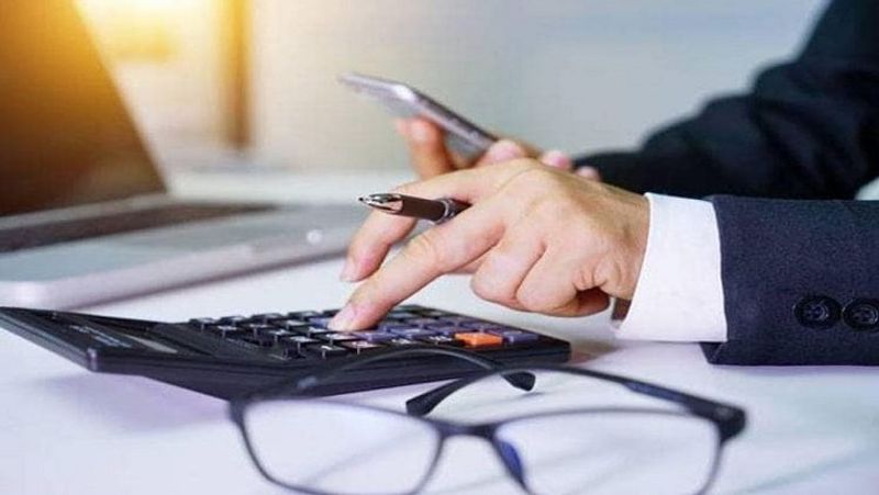 ओवरड्राफ्ट से कैश निकासी की जानकारी
Instaflexi Cash ऑप्शन पर क्लिक करते ही पता चल जाएगा कि ओवरड्राफ्ट की कितनी राशि मिल सकती है। वहीं, क्लिक करने पर ब्याज दर, प्रॉसेसिंग फीस और ईएमआई की जानकारी मिल जाएगी।