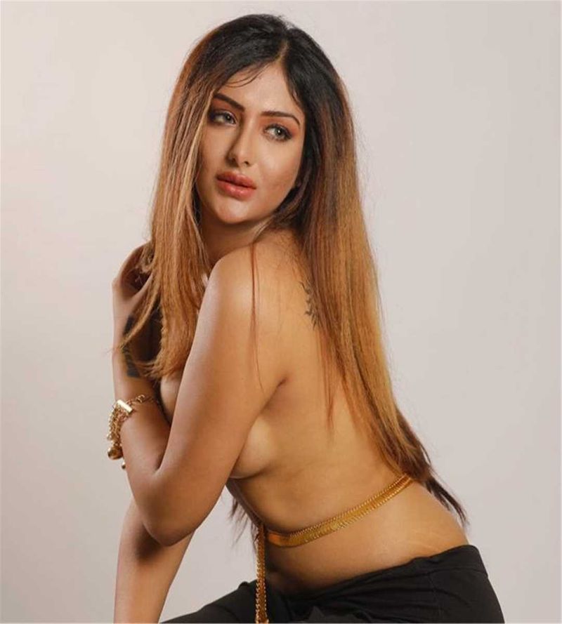 Donga Prema Movie Heroine Khushi Mukharjee Hot Photos