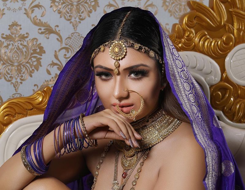 Donga Prema Movie Heroine Khushi Mukharjee Hot Photos