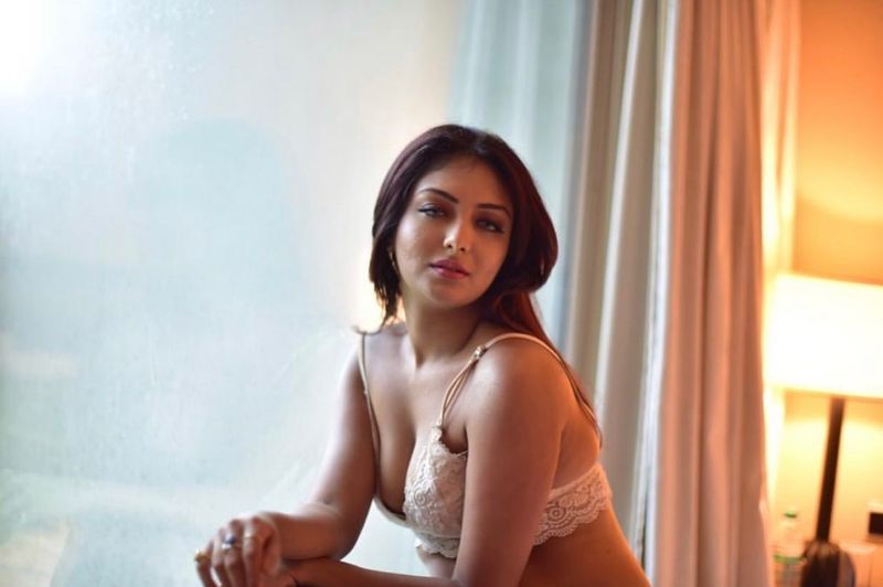 Donga Prema Movie Heroine Khushi Mukharjee Hot Photos