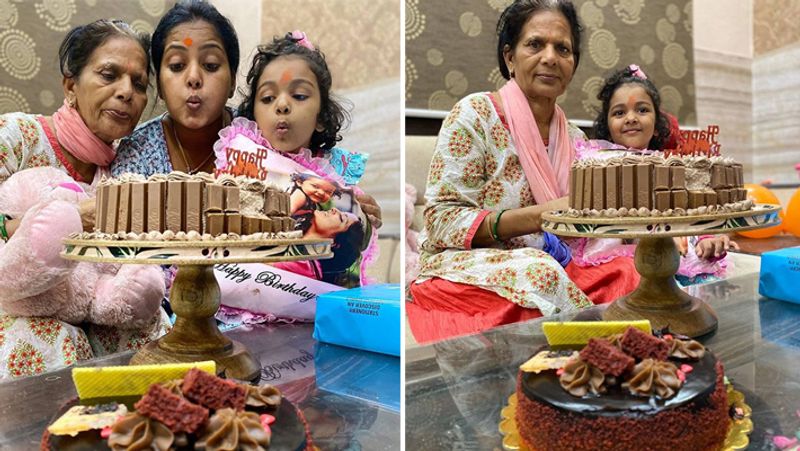 सोशल मीडिया पर शेयर की गई फोटोज में देखने के लिए मिल रहा है कि अंजना सिंह ने बेटी के लिए चॉकलेट केक मंगवाया और घर में ही पति और सास के साथ बेटी का बर्थडे सेलिब्रेट किया।