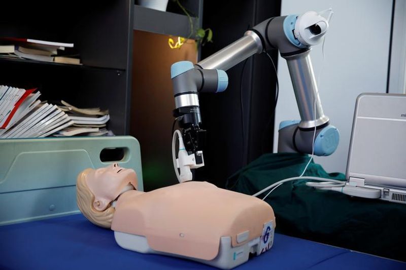 robots replacing humans in corona days