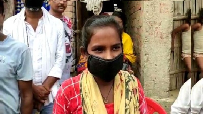 केवटी प्रखंड में सिरहुल्ली गांव की निवासी साइकिल गर्ल ज्योति के दादा कारी पासवान और उनके भाई शिवनंदन पासवान का निधन हो चुका है। चचेरी दादी विधवा लीला देवी लकवाग्रस्त हैं। ज्योति ने अपनी चचेरी दादी की हालत देख उनकी बेटी कविता कुमारी की शादी कराने का फैसला लिया। यह बात उसने अपने माता-पिता से कही।
