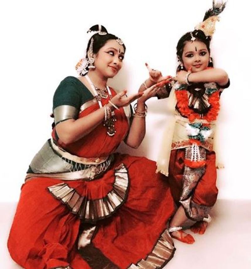 சீரியலில் நடிக்க துவங்குவதற்கு முன்பே, ஒருவரை திருணம் செய்து கொண்டு, குழந்தை பிறந்த கையோடு அவரை விட்டு பிரிந்தார். பின் 'வம்சம்' சீரியலில் நடிக்கும் வாய்ப்பு இவருக்கு கிடைத்தது. இதில் பிரபலமான இவருக்கு தொடர்ந்து பல சீரியல்களில் நடிக்கும் வாய்ப்புகள் வந்தன.