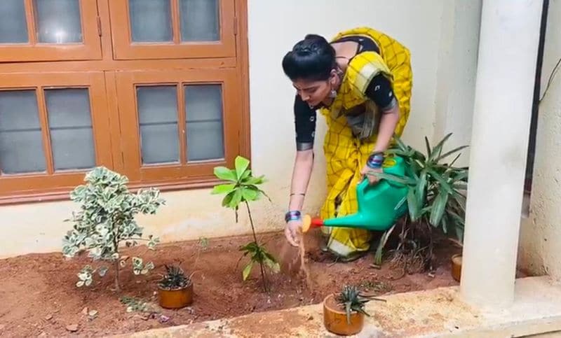 anchor savithri accepted green india challange