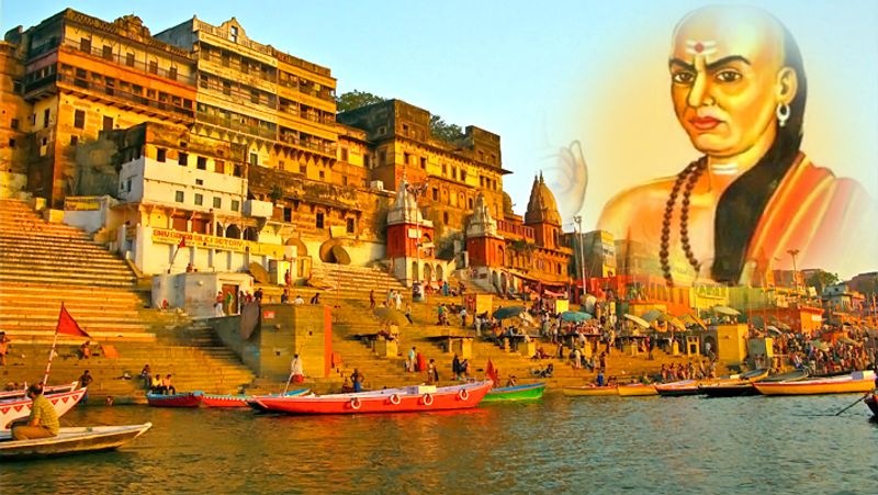 ಆಚಾರ್ಯ ಚಾಣಕ್ಯನ ನೀತಿಗಳನ್ನು ಅನುಸರಿಸುವುದು ಯಾವಾಗಲೂ ಸೂಕ್ತ. ಜೀವನವನ್ನು ಸಂತೋಷ ಮತ್ತು ಅರ್ಥಪೂರ್ಣವಾಗಿಸಲು ಅವರ ನೀತಿಗಳನ್ನು ಅನುಸರಿಸಬೇಕು.