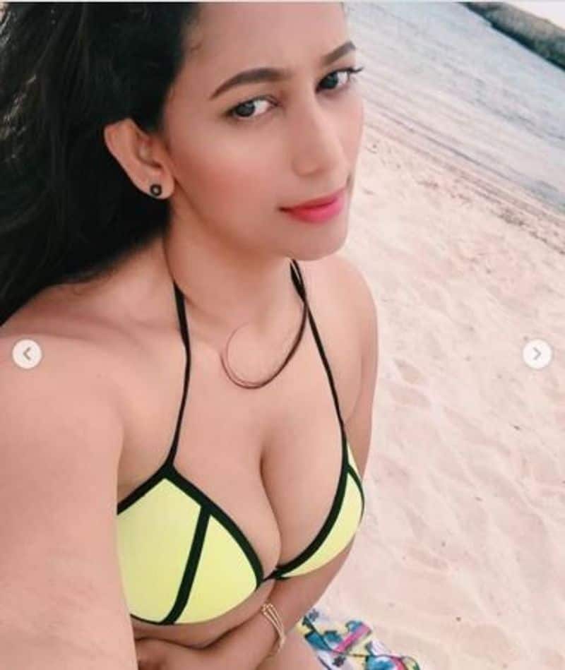 renigunda movie fame sanjana singh shared bikini photoshoot