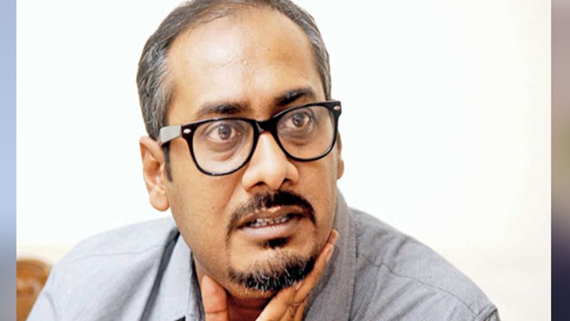 নিজের কেরিয়ারের পাশাপাশি ব্যক্তিগত জীবনকেও ধ্বংস করার চেষ্টা চালিয়েছিলেন খানেরা। বিস্ফোরক অভিযোগ অভিনব-এর। দাবাং-এর পর খেকে জোর শোরগোল শুরু হয়েছিল বি-টাউনে।