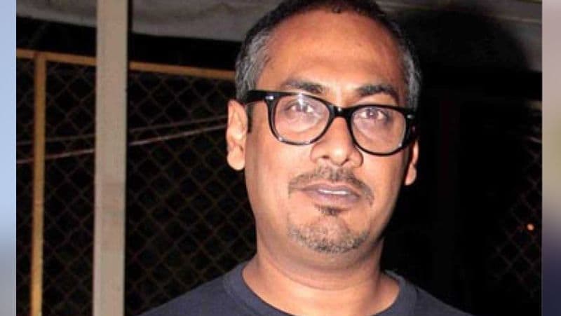 অভিনব জানিয়েছেন, সলমন খান ও তার ভাইয়েরা মিলে তার কেরিয়ারটা নষ্ট করে দিতে চেয়েছিলেন। এমনকী অনুভবকে খুনের হুমকি ও তার পরিবারের সদস্যদের ধর্ষণের হুমকি ও দেওয়া হয়েছে বলে জানিয়েছেন পরিচালক।