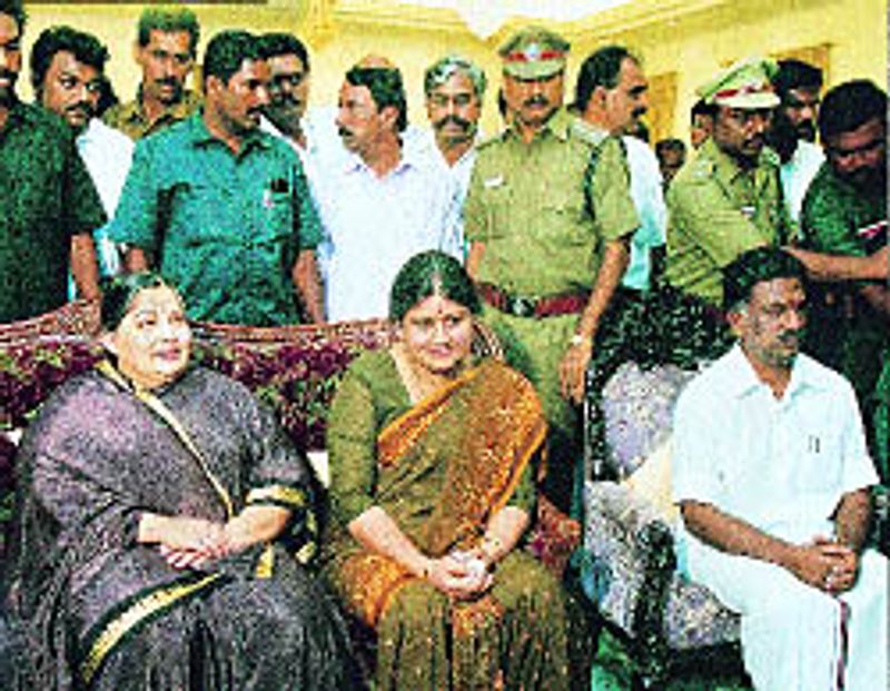 Sasikala is waiting for the release OPS