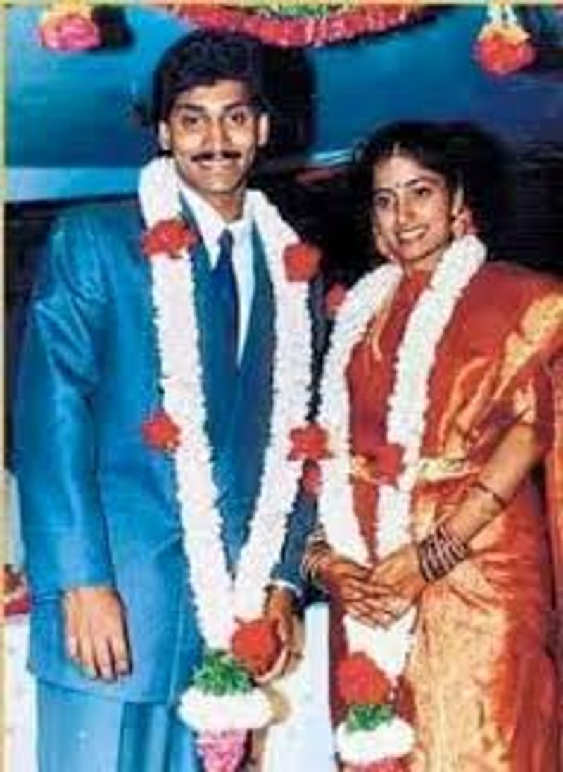 திருமணத்தின் போது எடுக்கப்பட்ட புகைப்படம் 