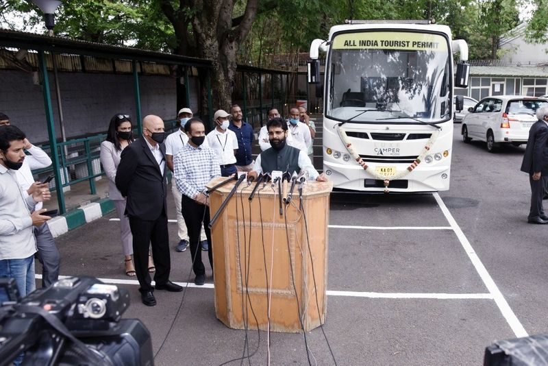 ರಾಜ್ಯಕ್ಕೆ ಪ್ರವಾಸಿಗರನ್ನು ಆಕರ್ಷಿಸುವ, ಅತ್ಯುತ್ತಮ ಪ್ರವಾಸಿ ಗಮ್ಯವಾಗಿಸುವ ನಿಟ್ಟಿನಲ್ಲಿ ಎಲ್ಲ ಪಾಲುದಾರರೂ ಕೈಜೋಡಿಸಬೇಕು. ಪ್ರವಾಸೋದ್ಯಮ ಪುನಶ್ಚೇತನಕ್ಕೆ ರಾಜ್ಯ ಸರ್ಕಾರ ಅಗತ್ಯವಿರುವ ಎಲ್ಲ ಕ್ರಮಗಳನ್ನು ಕೈಗೊಳ್ಳಲಿದ್ದು, ಕಾರವಾನ್ ಪ್ರವಾಸೋದ್ಯಮ ಇದಕ್ಕೆ ಪೂರಕವಾಗಲಿದೆ ಎಂದು ಮುಖ್ಯಮಂತ್ರಿ ಹೇಳಿದರು.
