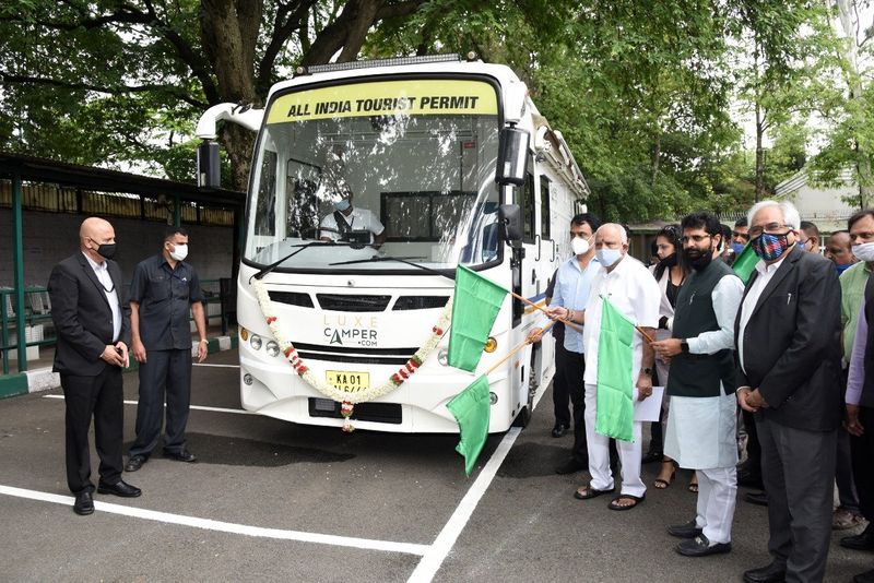 ರಾಜ್ಯದ ಪ್ರವಾಸಿ ತಾಣಗಳನ್ನು ಅಭಿವೃದ್ಧಿಪಡಿಸುವ ನಿಟ್ಟಿನಲ್ಲಿ 20 ಪ್ರಮುಖ ತಾಣಗಳ ಸಮಗ್ರ ಅಭಿವೃದ್ಧಿಗೆ ಯೋಜನಾ ವರದಿ ಸಿದ್ಧವಾಗಿದ್ದು, ಇವುಗಳನ್ನು ಹಂತ ಹಂತವಾಗಿ ಜಾರಿಗೊಳಿಸಲು ಸೂಚನೆ ನೀಡಿದ್ದೇನೆ ಎಂದು ಸಿಎಂ ತಿಳಿಸಿದರು.