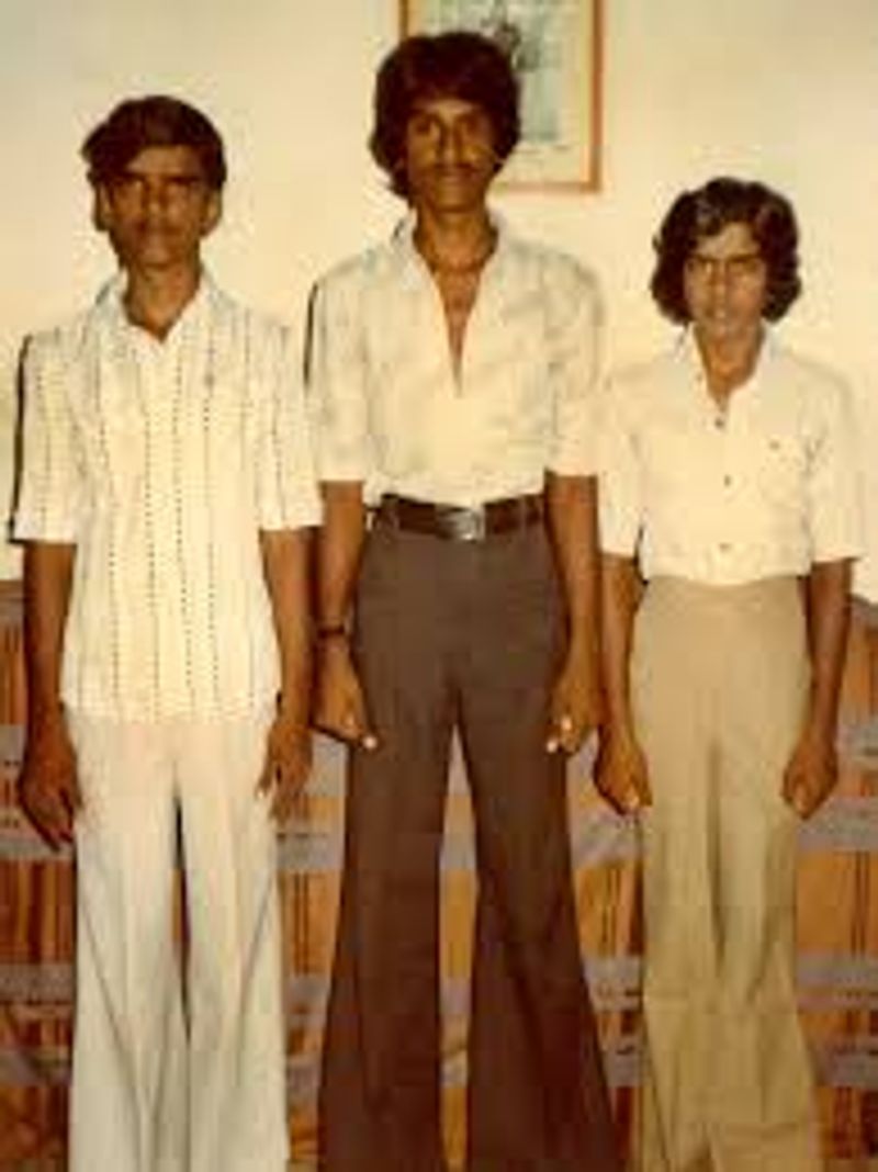 திருச்சி ஜோசப் கல்லூரியில் B . A வரலாறு படித்து கொண்டு இருக்கும் பொழுது எடுத்த புகைப்படம் 