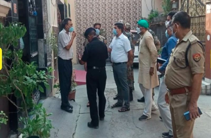जानकारी होने पर डीएम अनिल ढींगरा और एसएसपी अजय साहनी भी शहीद बिपुल रॉय के घर पहुंचे और परिवार को ढांढस बंधाया। डीएम ने बताया कि शहीद की पत्नी अपनी बच्ची के साथ कुंज विहार में रहती हैं।