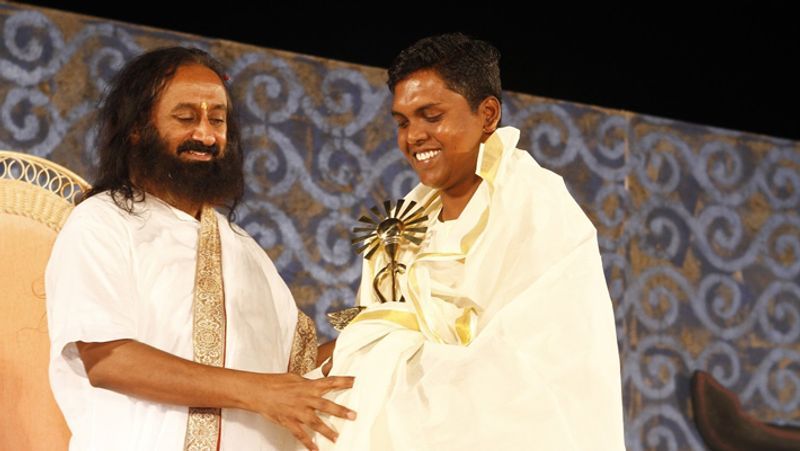 ಇವರು ಏಪ್ರಿಲ್ವರೆಗೆ ಒಟ್ಟು 617 ಮಂದಿಯನ್ನು ಸುರಕ್ಷಿತ ಸ್ಥಳಕ್ಕೆ ತಲುಪಿಸಿದ್ದಾರೆ.