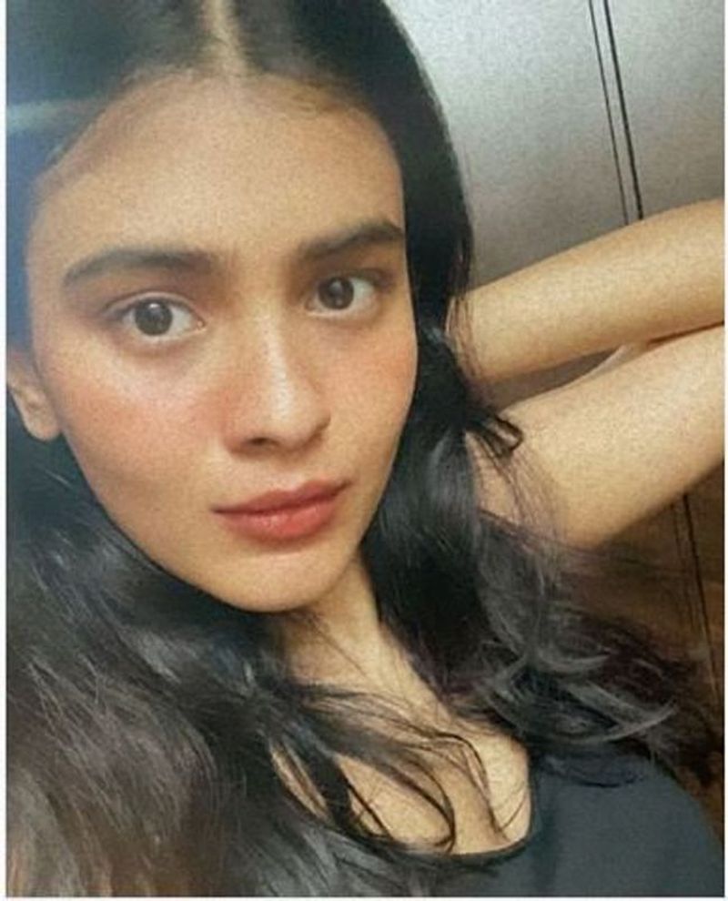 Hebah Patel latest Photo Shoot with out makeup look